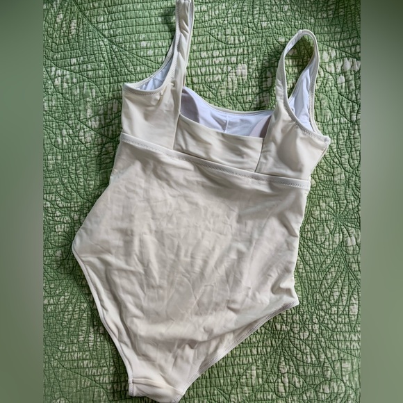 Square-Neck One-Piece Old Navy Swimsuit with Full Coverage - Picture 3 of 14